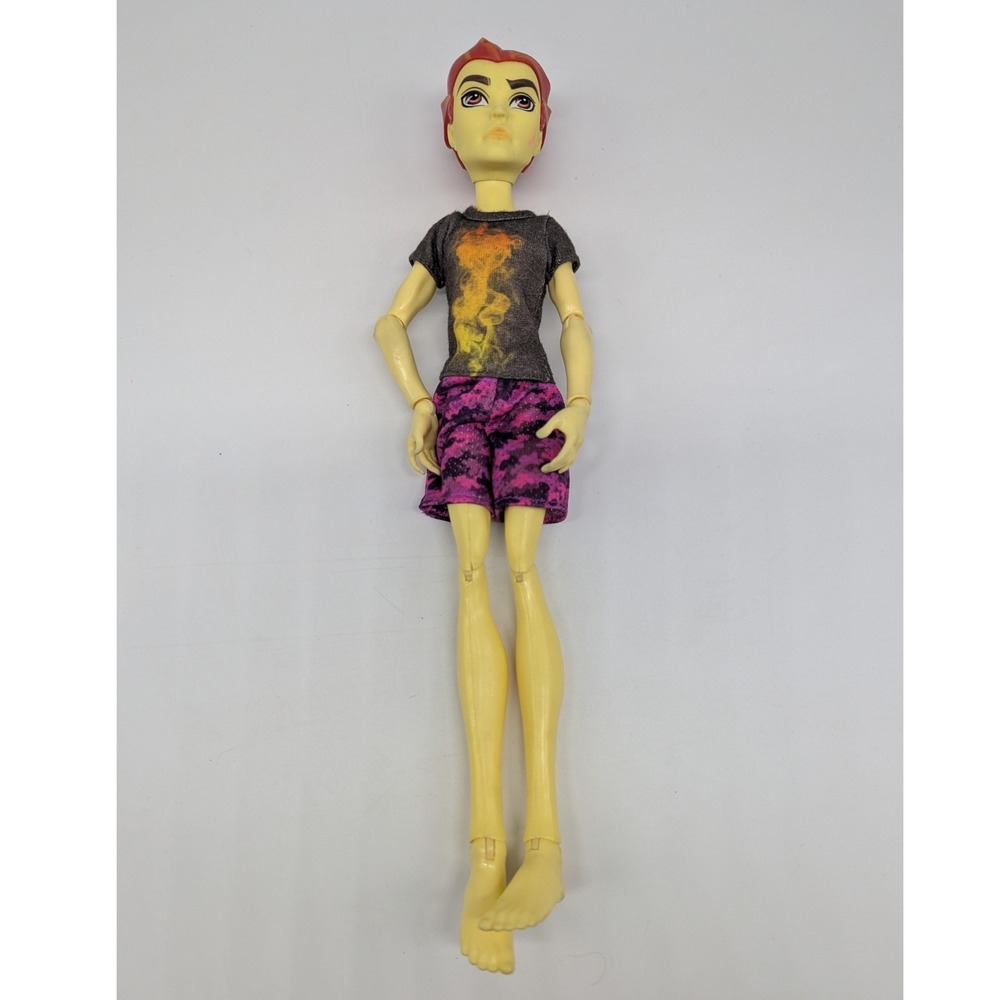 Mattel Monster High Heath Burns Doll Ghoul Fair Yellow Red Flame Hair 11in 2008